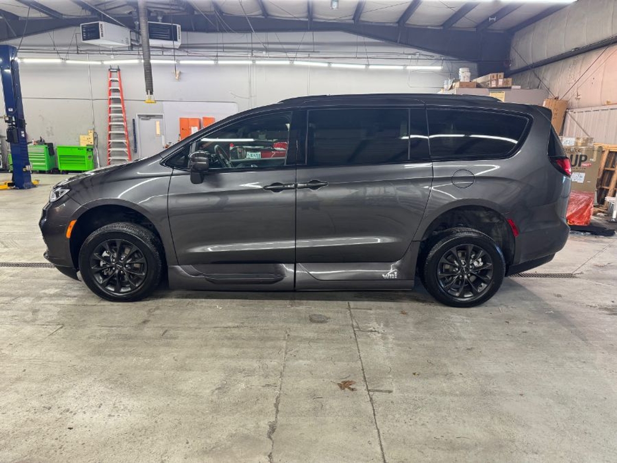 2021 CHRYSLER PACIFICA - Image 6