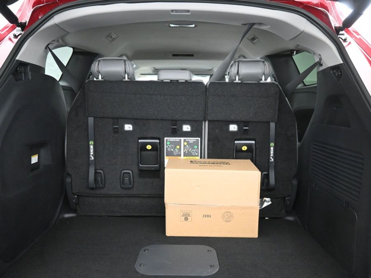 2025 TOYOTA SIENNA - Image 14