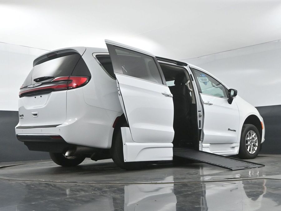 Used 2024 Chrysler Pacifica Touring L - BraunAbility Side Entry Entry In Floor Automatic Ramp