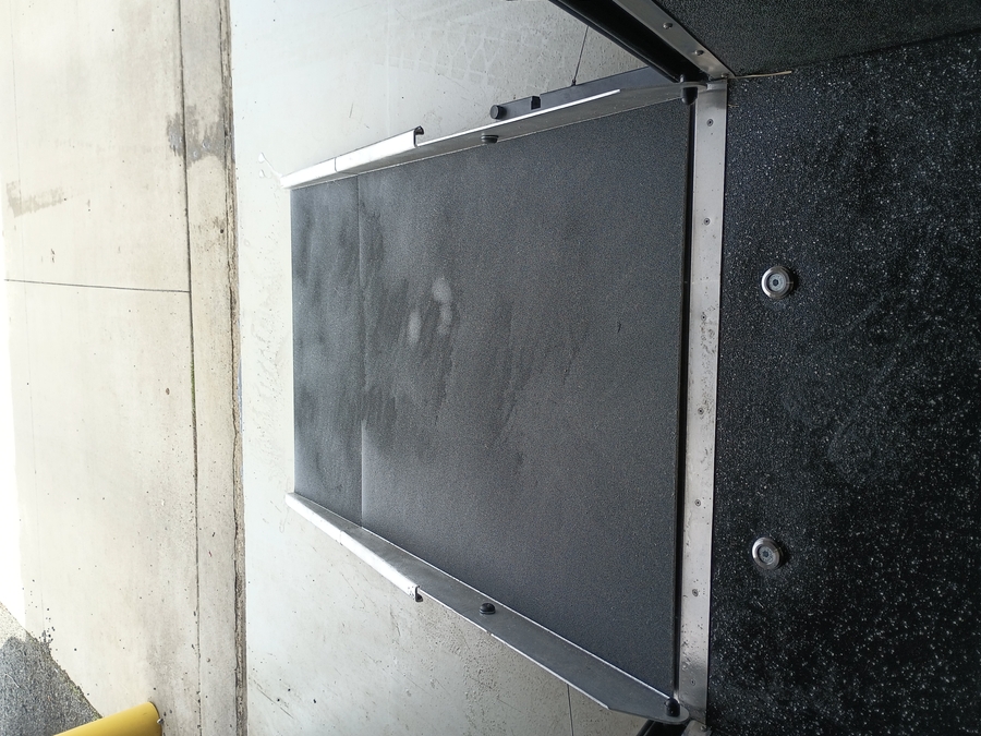 Blue Toyota Sienna image number 13