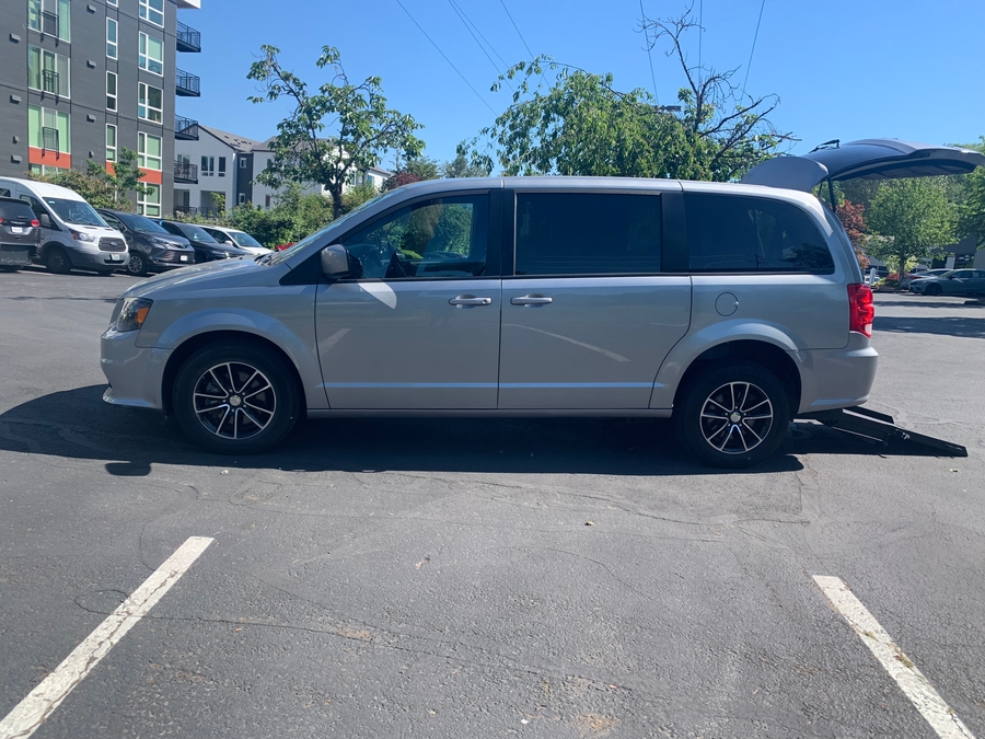 Used 2019 Dodge Grand Caravan GT - International Mobility Rear Entry Entry Fold Out Manual Ramp