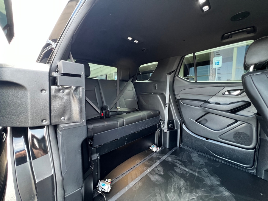 Used 2023 Chevrolet Traverse 2LT - BraunAbility Side Entry Entry In Floor Automatic Ramp