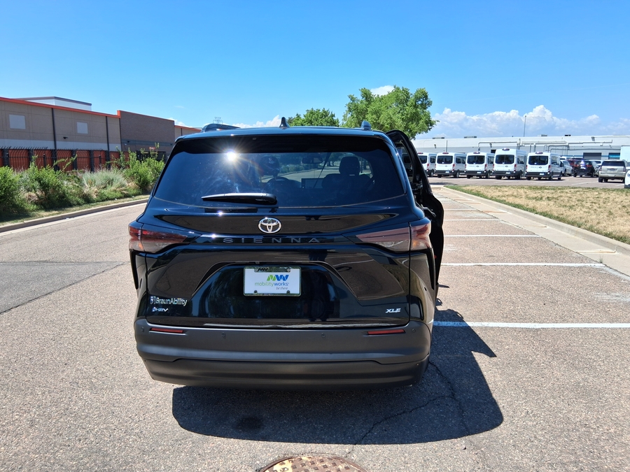 Black Toyota Sienna image number 10