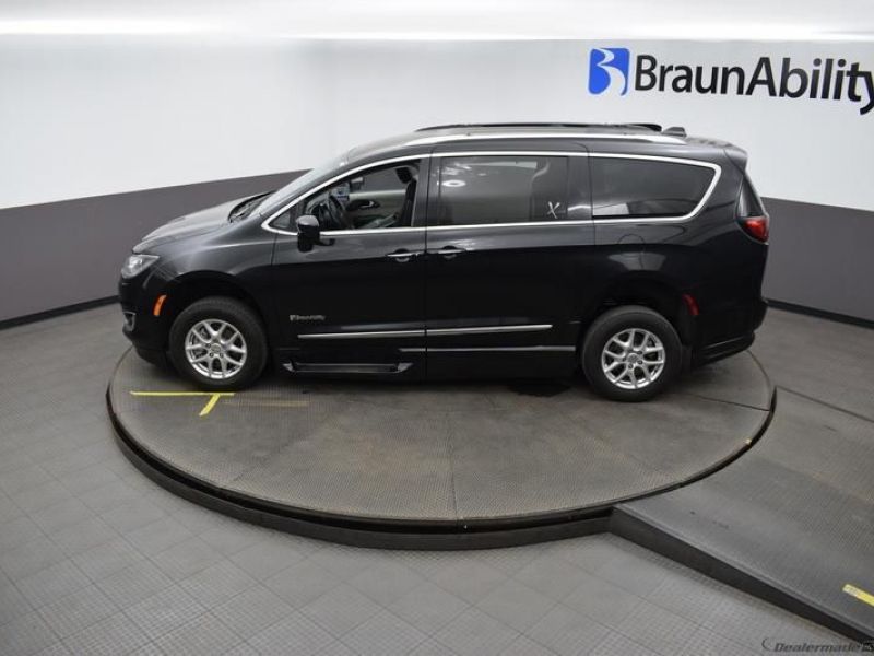 2020 CHRYSLER PACIFICA - Image 7