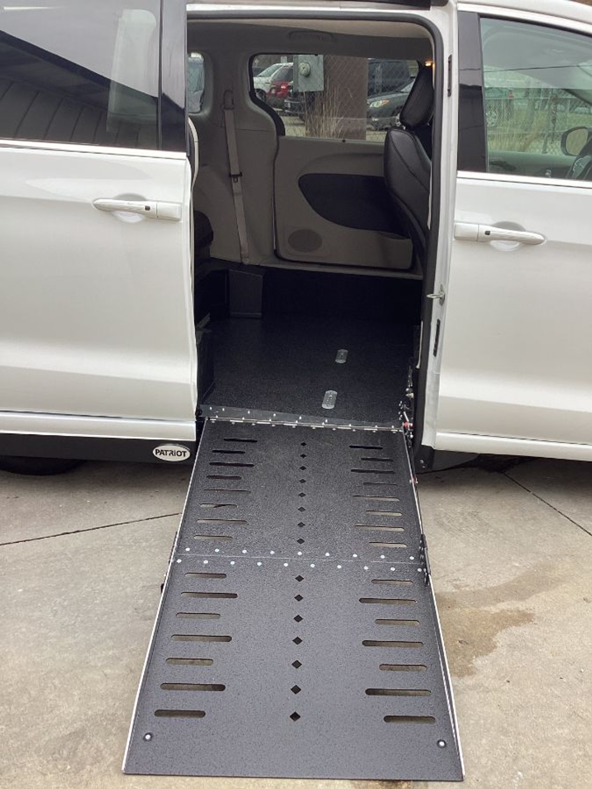 2024 CHRYSLER PACIFICA - Image 2