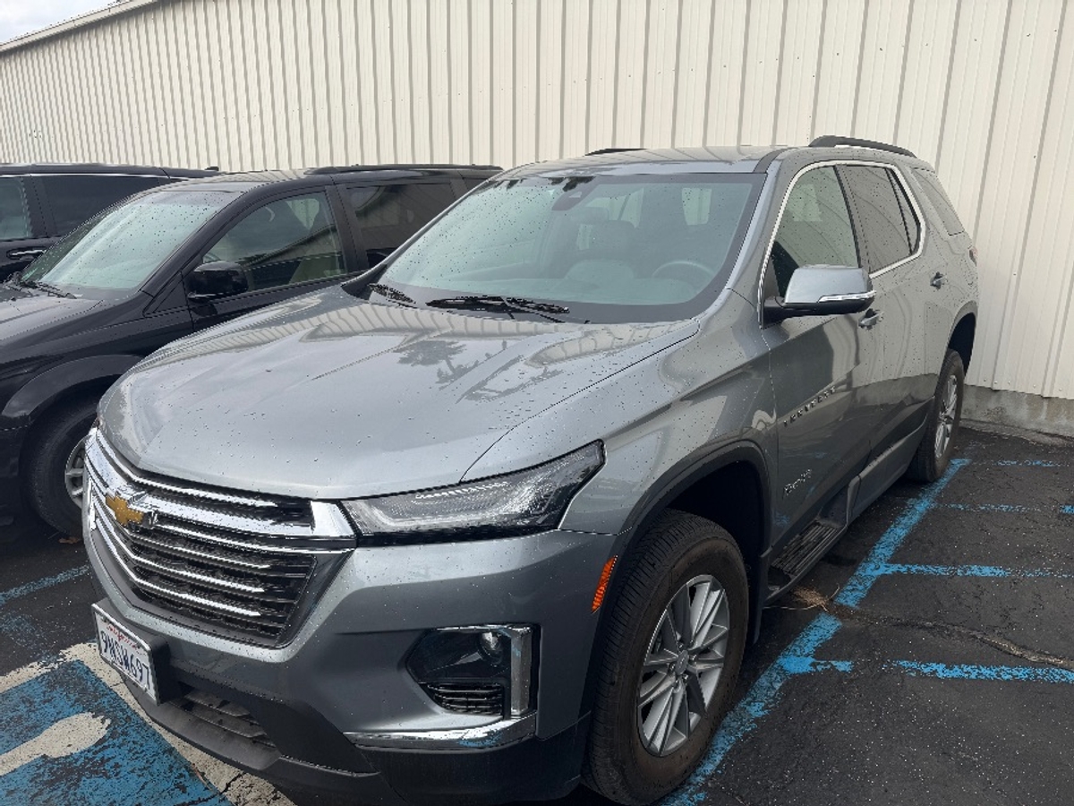 2023 CHEVROLET TRAVERSE - Image 1