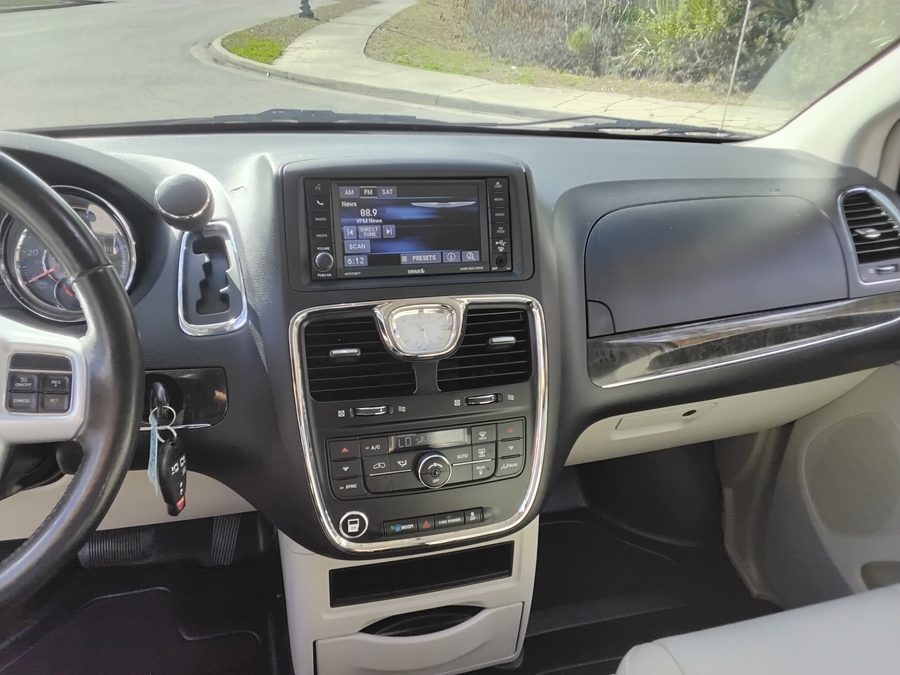 Silver Chrysler Town and Country image number 6