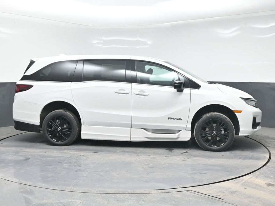 New 2026 Honda Odyssey Sport - BraunAbility Side Entry Entry In Floor Automatic Ramp