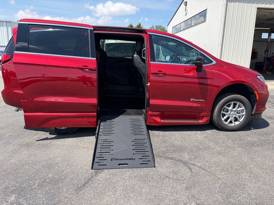 2026 Chrysler Pacifica's photo