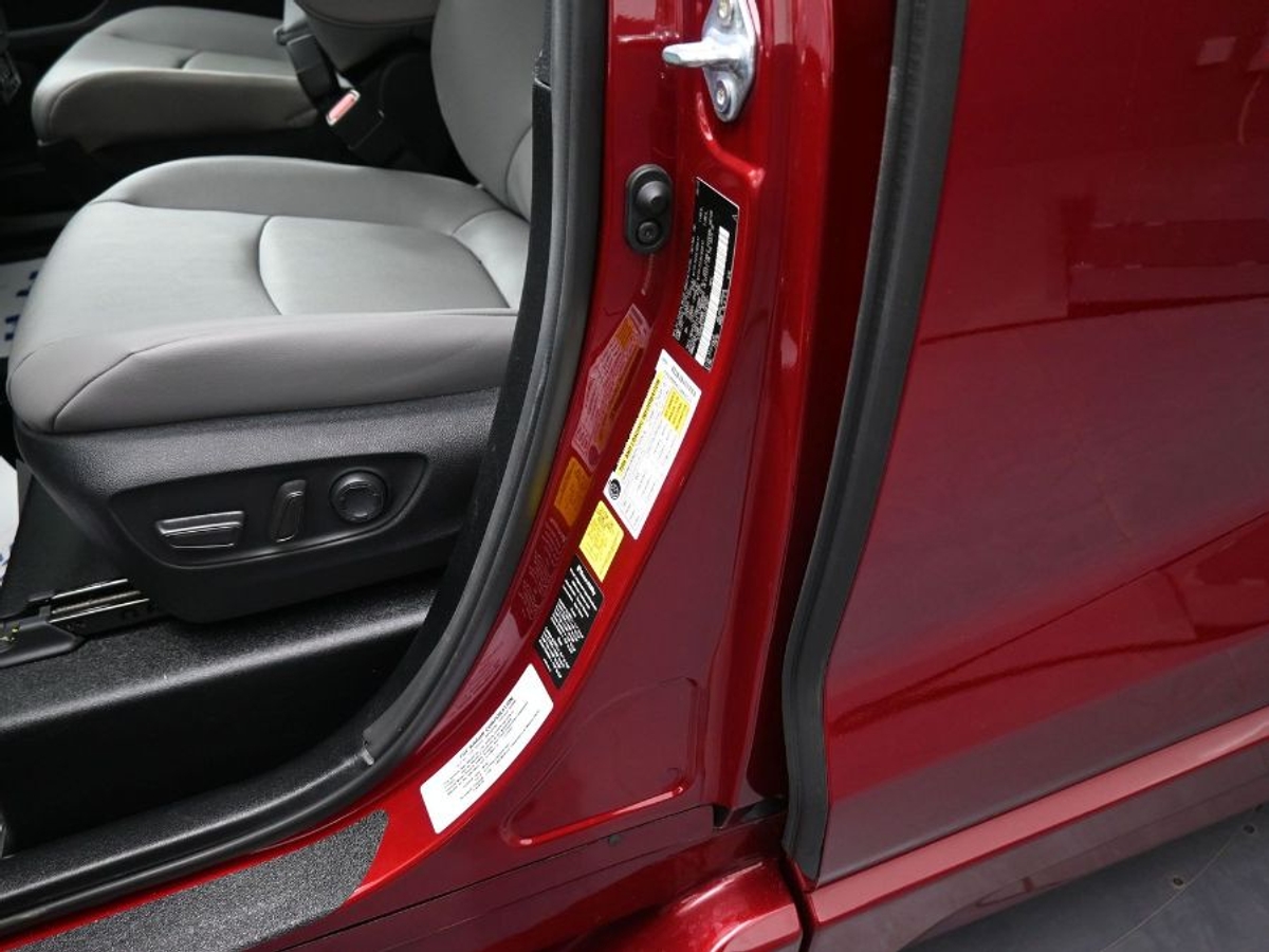 2025 TOYOTA SIENNA - Image 20