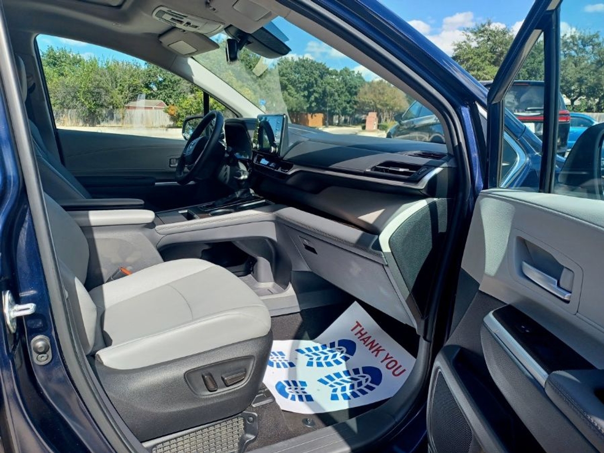 2024 TOYOTA SIENNA - Image 12