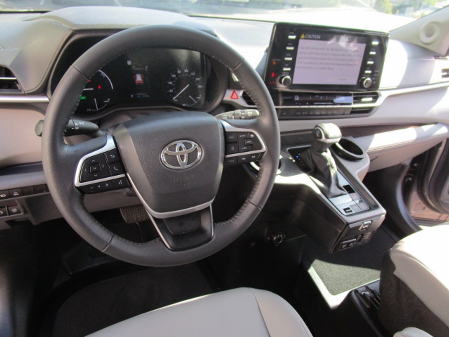 Used 2024 Toyota Sienna Hybrid XLE - BraunAbility Side Entry Entry In Floor Automatic Ramp