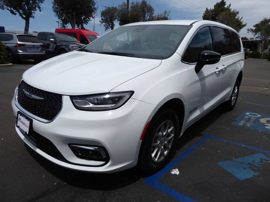 Used 2025 Chrysler Pacifica Select Safety - BraunAbility Rear Entry Fold Out Manual Ramp