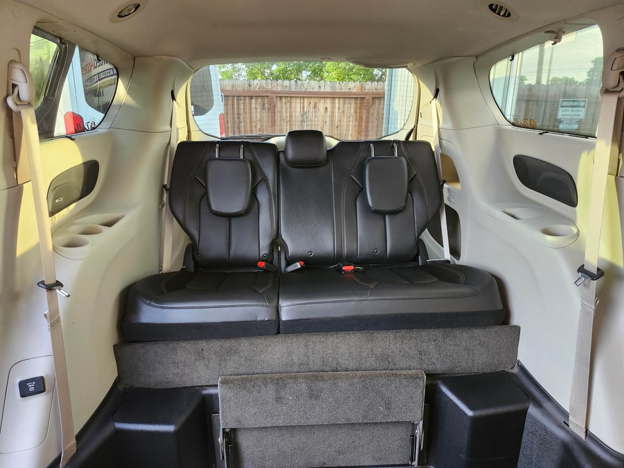 Used 2018 Chrysler Pacifica Touring L Plus - RLX Side Entry Entry In Floor Automatic Ramp