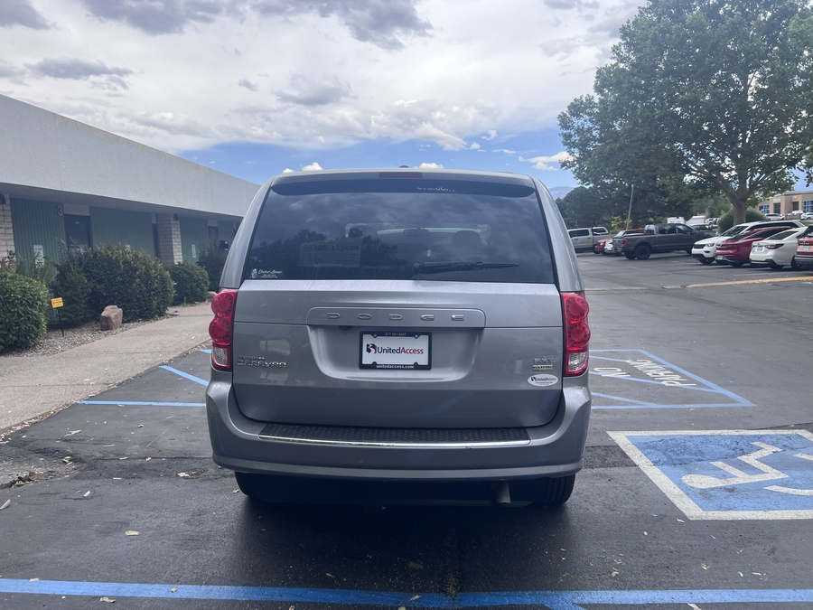 Used 2017 Dodge Grand Caravan SXT - BraunAbility Side Entry Entry Fold Out Automatic Ramp