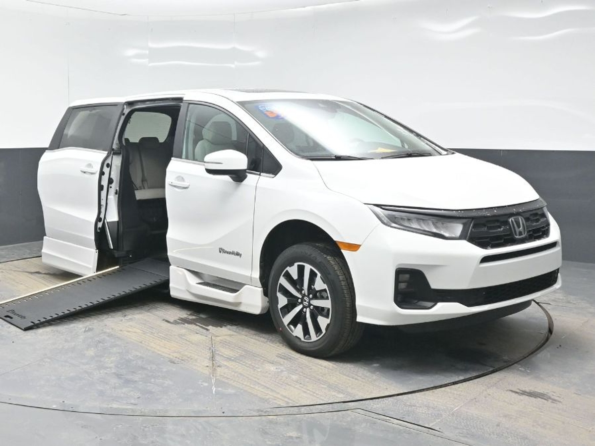 2026 Honda Odyssey EX-L's photo