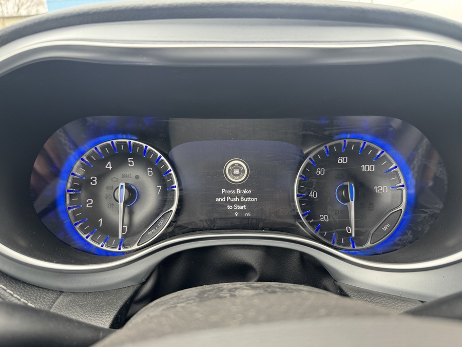 Silver Chrysler Pacifica image number 14