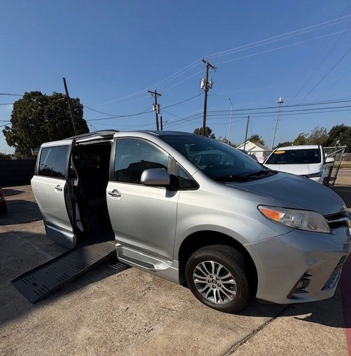2020 TOYOTA SIENNA - Image 8