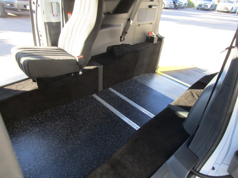 New 2026 Toyota Sienna Hybrid LE - Vantage Mobility Commercial Rear Entry Entry Fold Out Manual Ramp