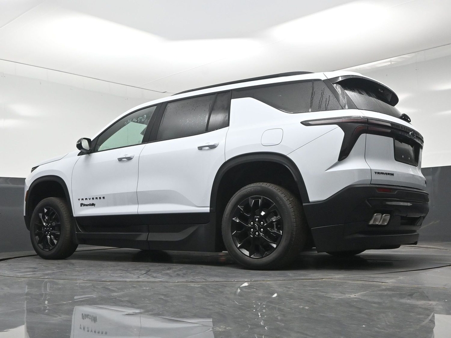 New 2026 Chevrolet Traverse 1LT Midnight - BraunAbility Side Entry In Floor Automatic Ramp