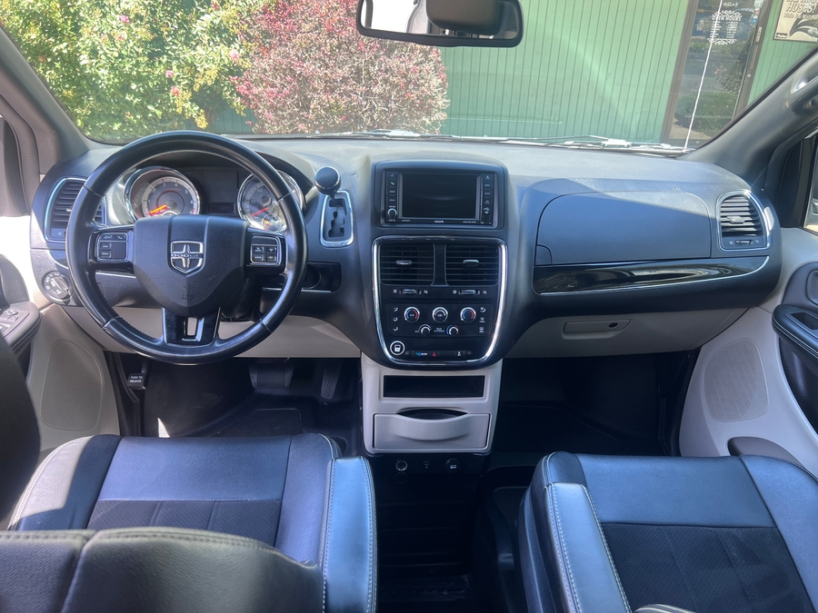 Used 2019 Dodge Grand Caravan SXT - BraunAbility Side Entry Fold Out Automatic Ramp