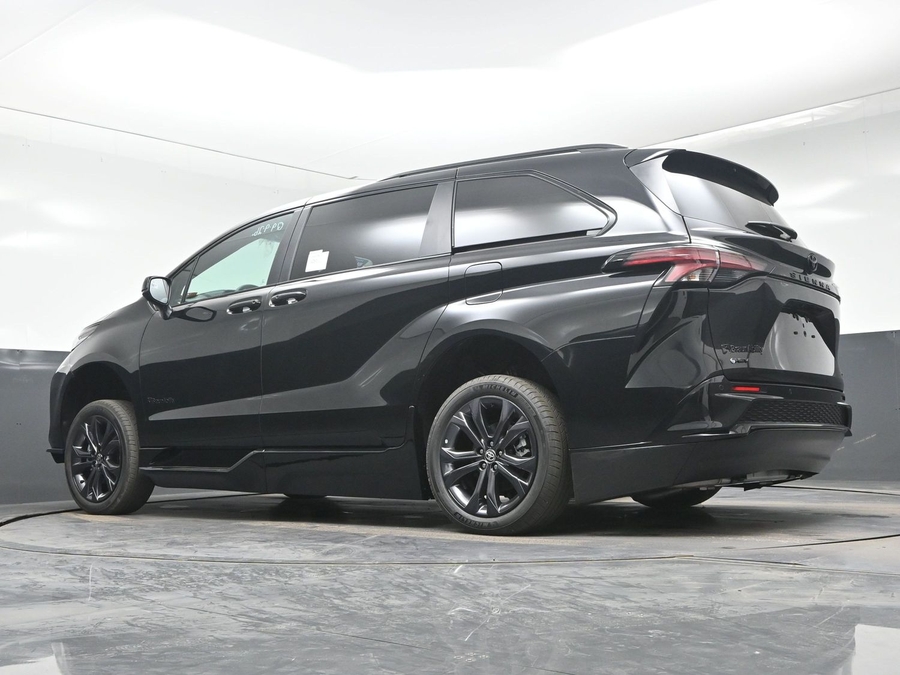 New 2026 Toyota Sienna Hybrid XSE Sport - BraunAbility Side Entry Fold Out Automatic Ramp
