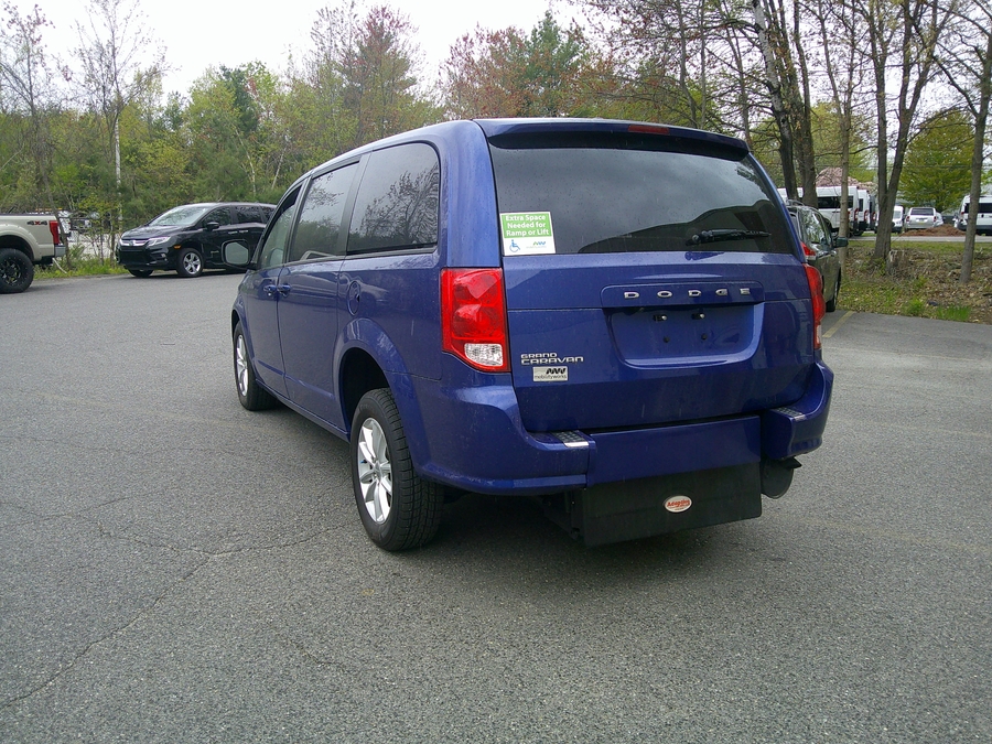 Blue Dodge Grand Caravan image number 6