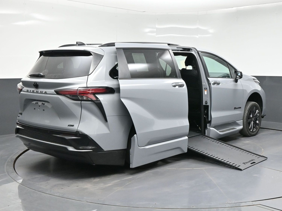 New 2026 Toyota Sienna Hybrid XSE Sport - BraunAbility Side Entry In Floor Automatic Ramp