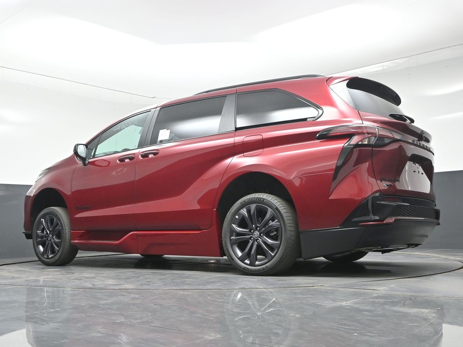 New 2026 Toyota Sienna Hybrid XSE Sport - BraunAbility Side Entry In Floor Automatic Ramp