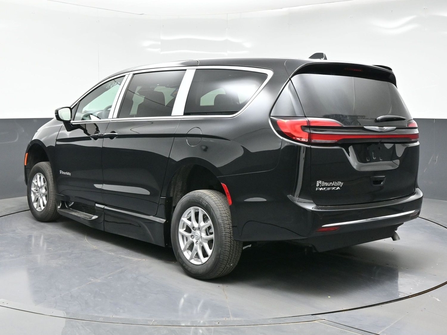 2026 Chrysler Pacifica's photo