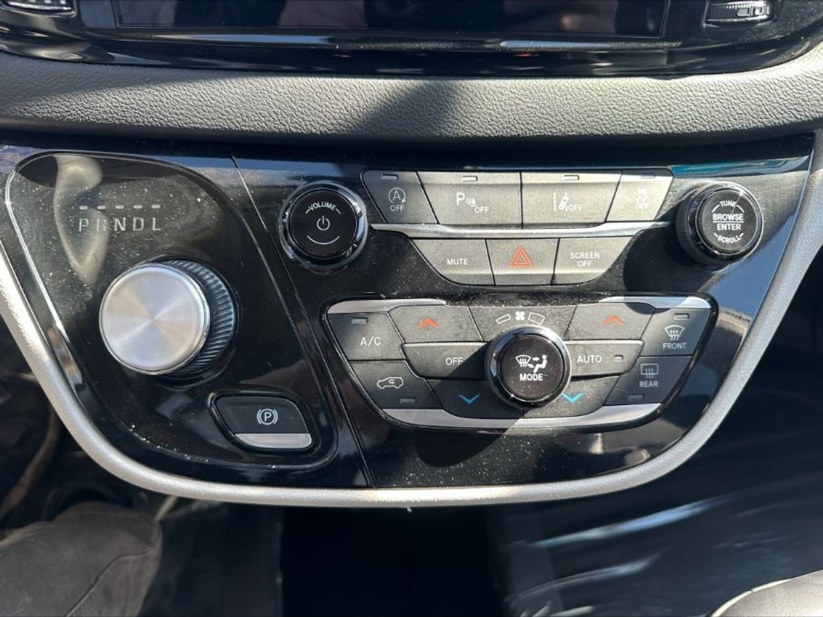 2023 CHRYSLER PACIFICA - Image 19