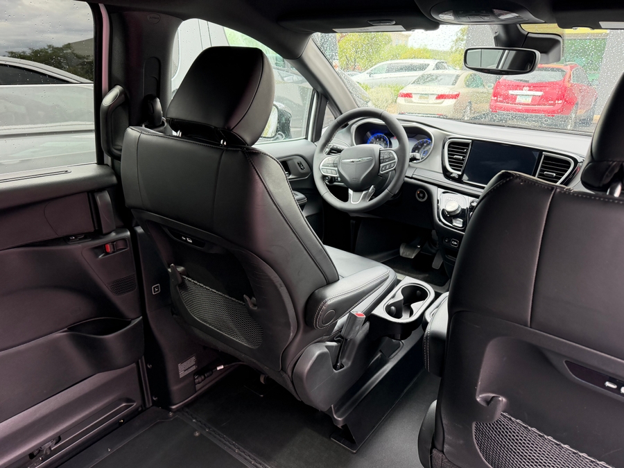 Used 2025 Chrysler Pacifica Select Safety - BraunAbility Side Entry In Floor Automatic Ramp