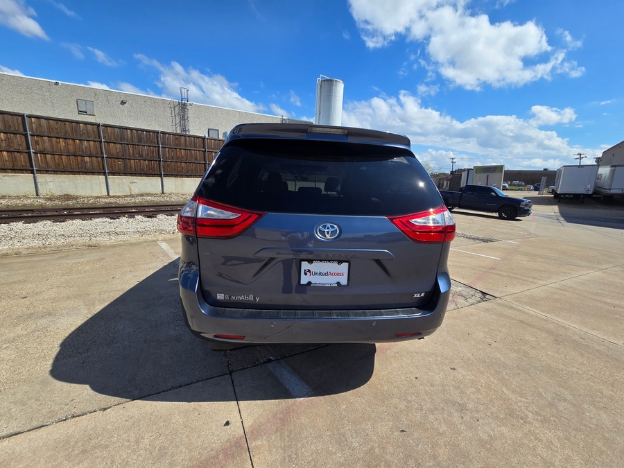 Used 2017 Toyota Sienna XLE - BraunAbility Side Entry Entry Fold Out Automatic Ramp