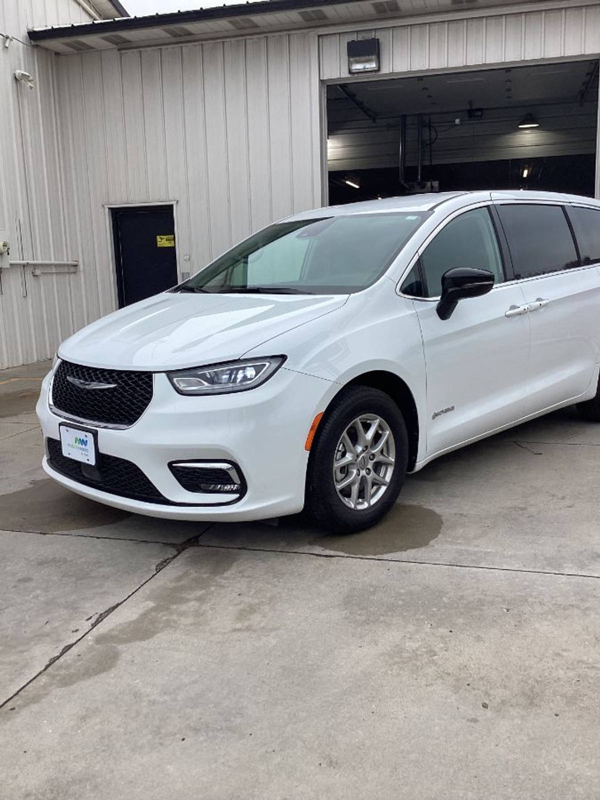 2024 CHRYSLER PACIFICA - Image 4