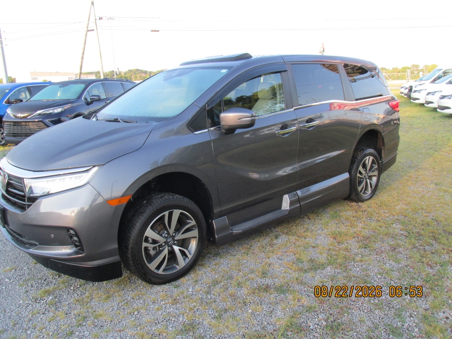 Grey Honda Odyssey with Side Entry Automatic In Floor ramp