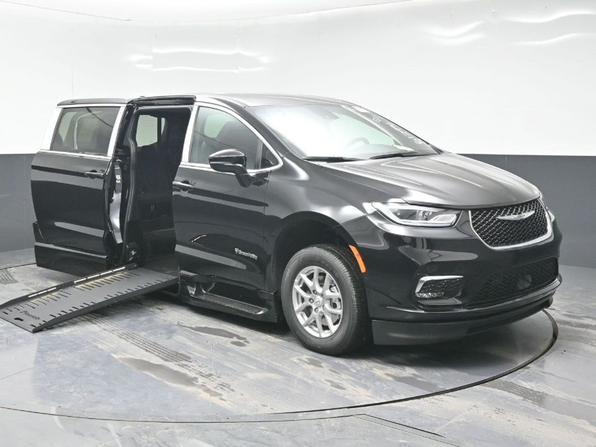 Black Chrysler Pacifica with Side Entry Automatic Fold Out ramp