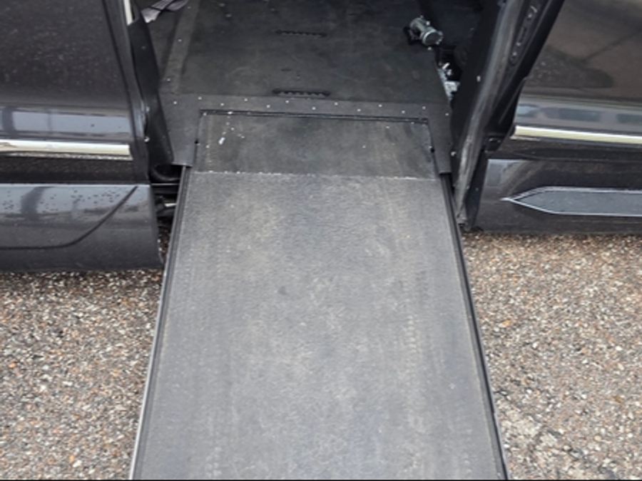  CHRYSLER PACIFICA image number 9