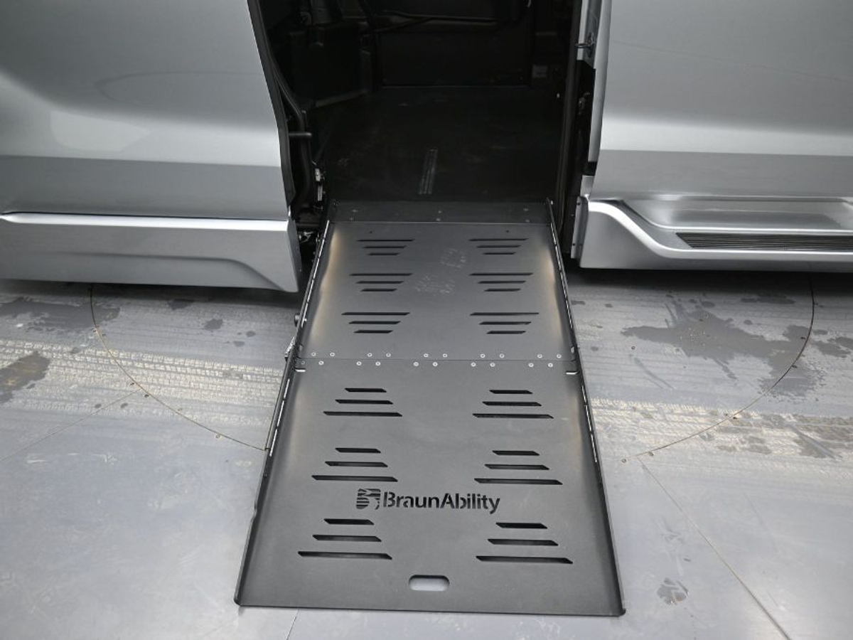 2025 TOYOTA SIENNA - Image 11