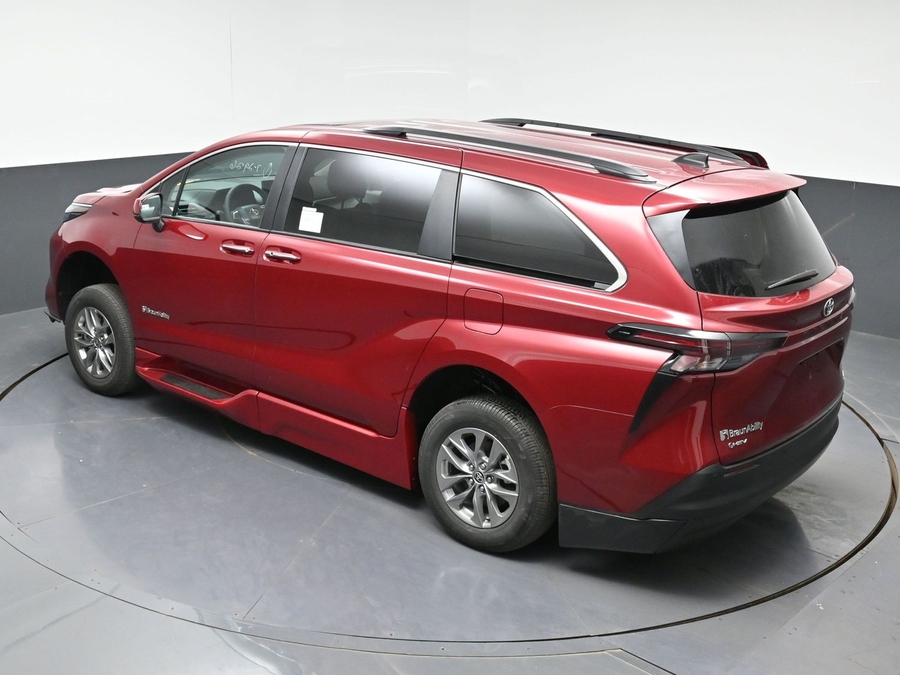 New 2026 Toyota Sienna Hybrid XLE Add - BraunAbility Side Entry In Floor Automatic Ramp