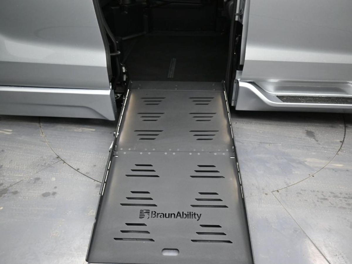 2025 TOYOTA SIENNA - Image 11