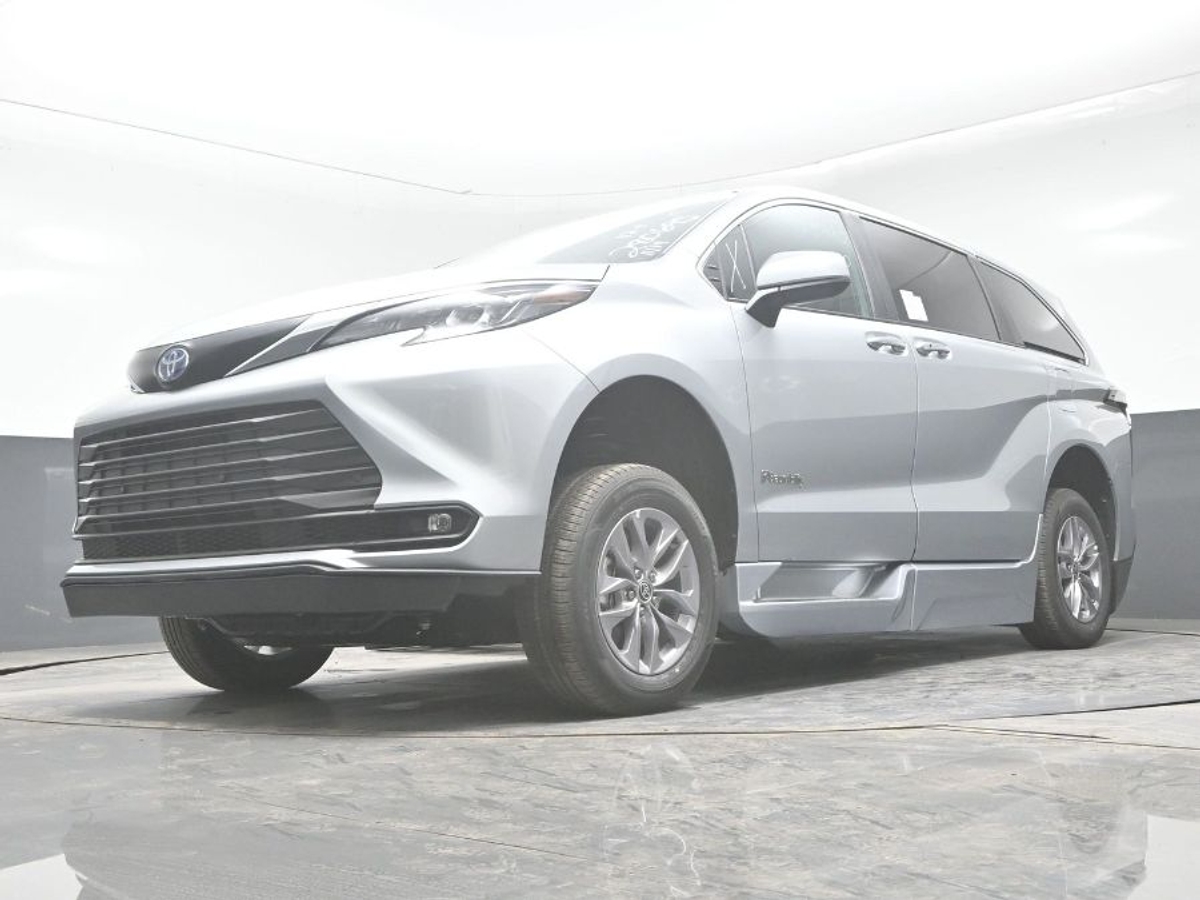 2025 TOYOTA SIENNA - Image 20