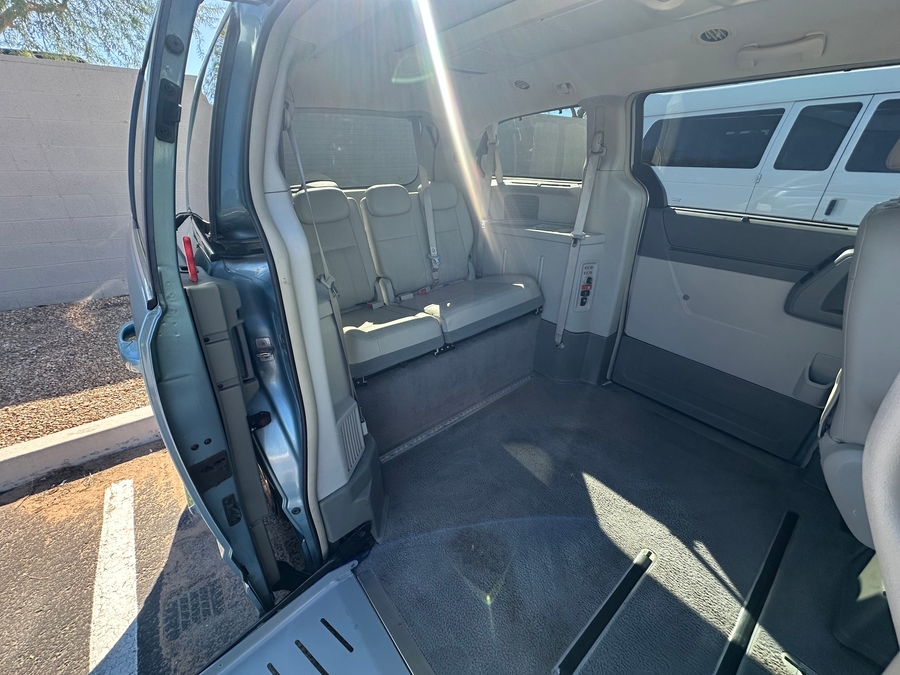Used 2009 Chrysler Town and Country Touring 25th Anniversary - El Dorado  Entry  Ramp