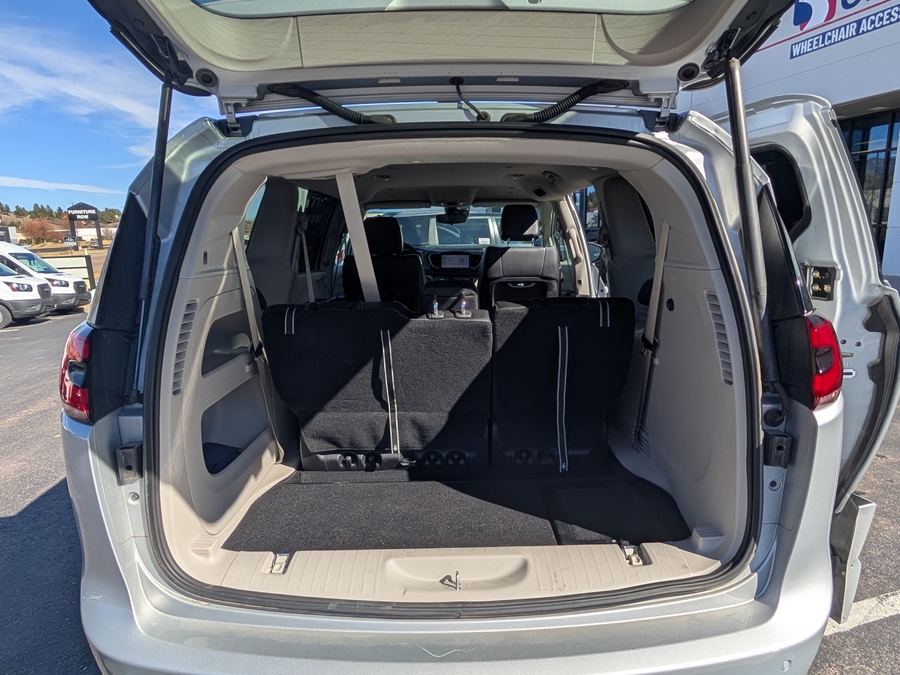 Used 2023 Chrysler Pacifica Touring L Safety - BraunAbility Side Entry Entry In Floor Automatic Ramp