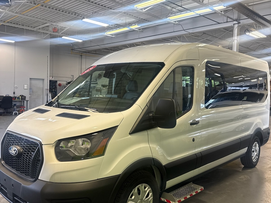 White Ford T350 image number 2