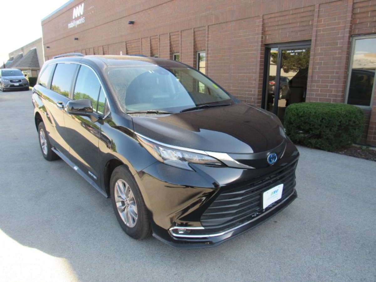 2024 TOYOTA SIENNA - Image 16