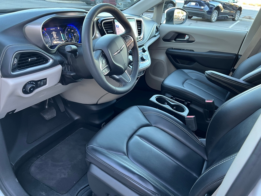 Used 2023 Chrysler Pacifica Touring L Safety - BraunAbility Side Entry Entry In Floor Automatic Ramp