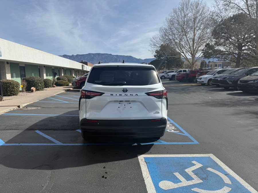 Used 2022 Toyota Sienna Hybrid XLE Plus - BraunAbility Side Entry Entry Fold Out Automatic Ramp
