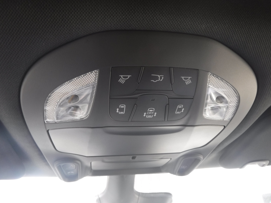 White Chrysler Pacifica image number 14