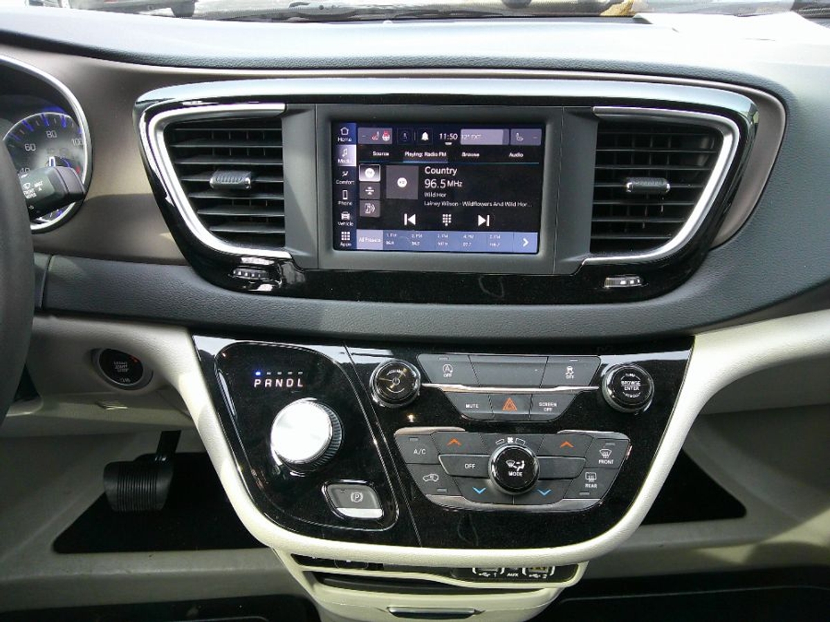 2022 CHRYSLER VOYAGER - Image 13