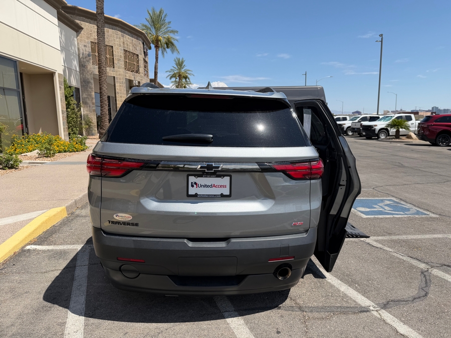 Used 2023 Chevrolet Traverse 2LT - BraunAbility Side Entry In Floor Automatic Ramp